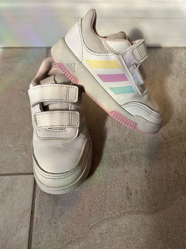 Zapatitos niña Adidas Tallas 23 y 24