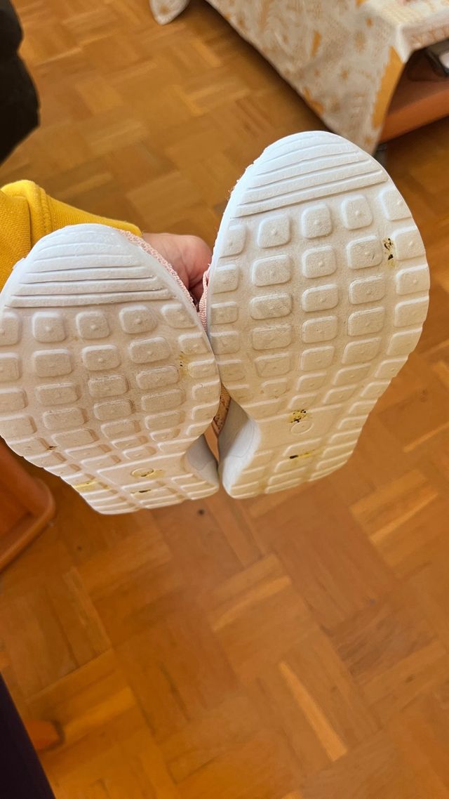 Zapatillas deportivas niña rosa