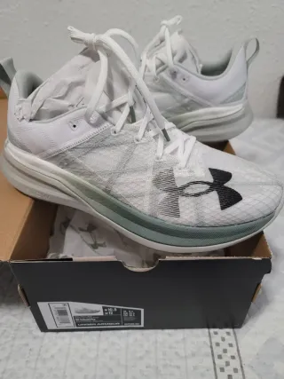 Zapatillas Under Armour Velocity Pro Talla 44.5