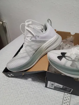 Zapatillas Under Armour Velocity Pro Talla 44.5