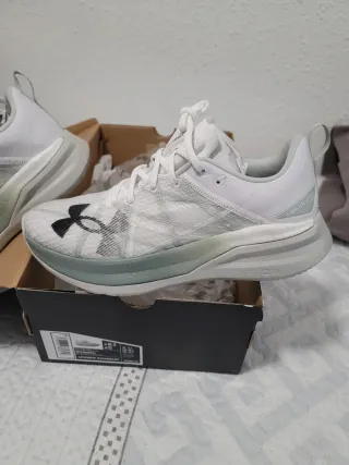 Zapatillas Under Armour Velocity Pro Talla 44.5