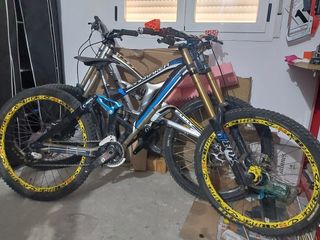 Mondraker Summum Pro Team