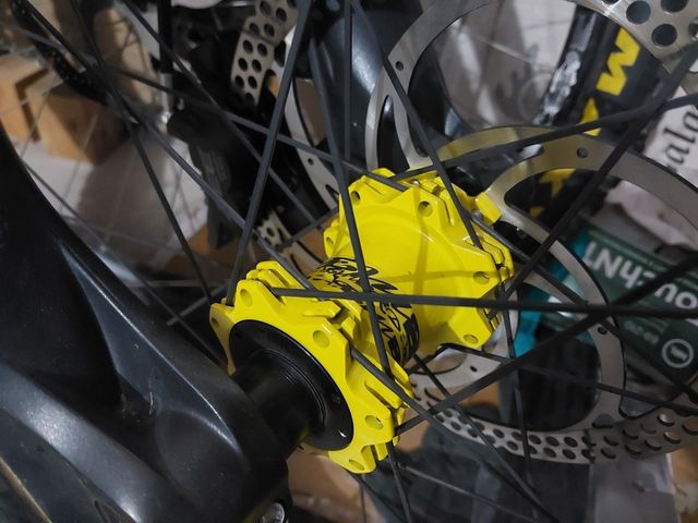 Mondraker summun pro team