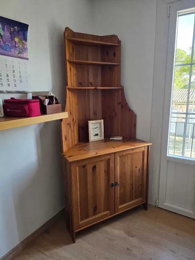Mueble esquinero de madera