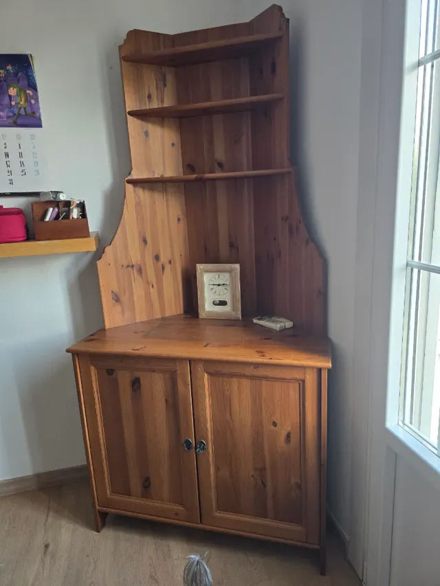 Mueble esquinero de madera