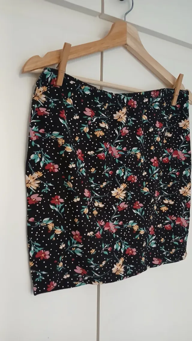Falda corta estampada flores