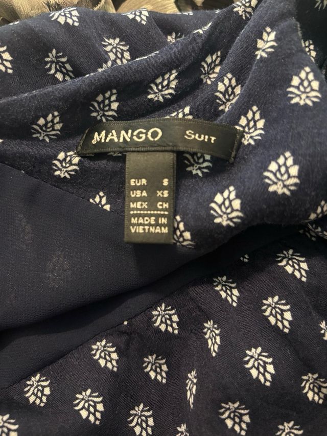 Vestido negro con estampado blanco