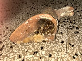 Antica anfora in terracotta