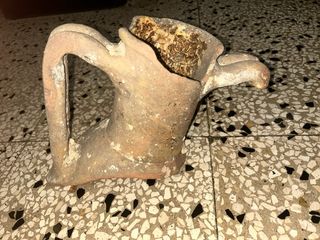 Antica anfora in terracotta