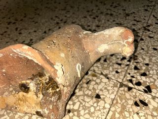 Antica anfora in terracotta