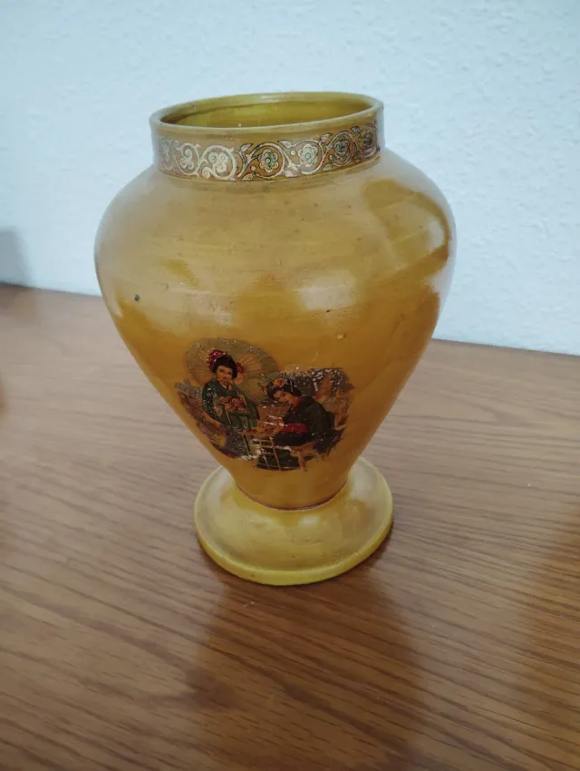 Jarrón antiguo más de 100 años