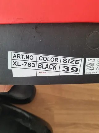 Scarpe QUATTROPASSI nere con pelliccia