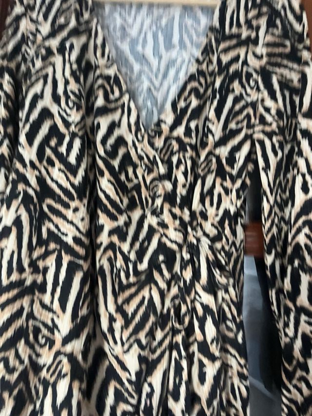 Vestido estampado animal print M