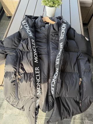 Abrigo Moncler Negro