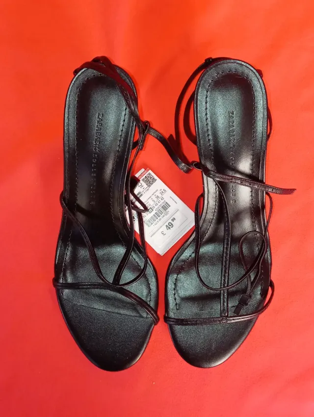 Sandalias de cuero negro para mujer