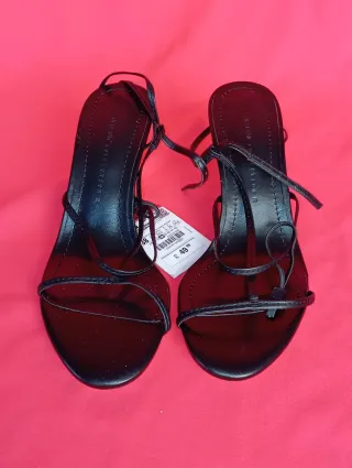 Sandalias de cuero negro para mujer