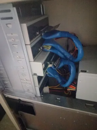 Torre PC con 5 unidades CD