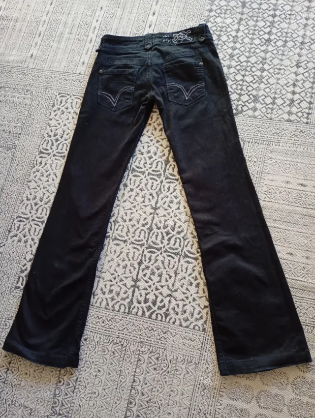 Pantalón vaquero negro flare