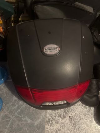 Baúl para Scooter Negro y pitón de seguridad