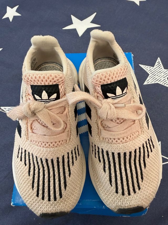 Zapatillas Adidas niña talla 26