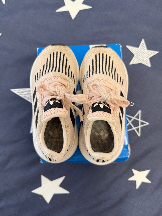 Zapatillas Adidas niña talla 26