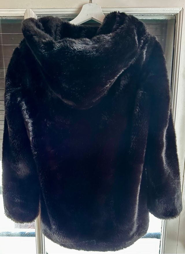 Abrigo de pelo negro Zara