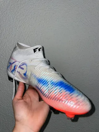 Botas de fútbol Puma blancas pie 39