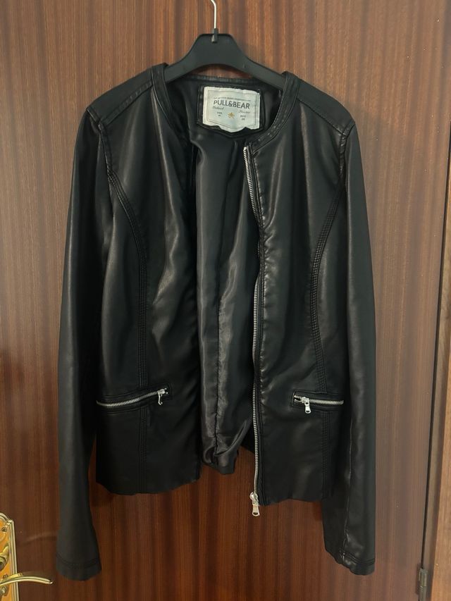 Chaqueta Pull&Bear Negra