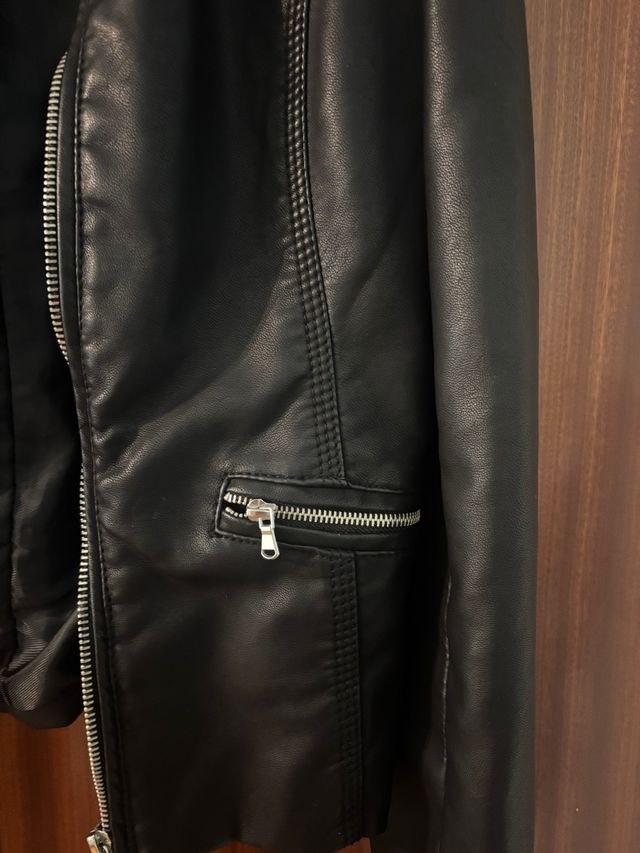 Chaqueta Pull&Bear Negra