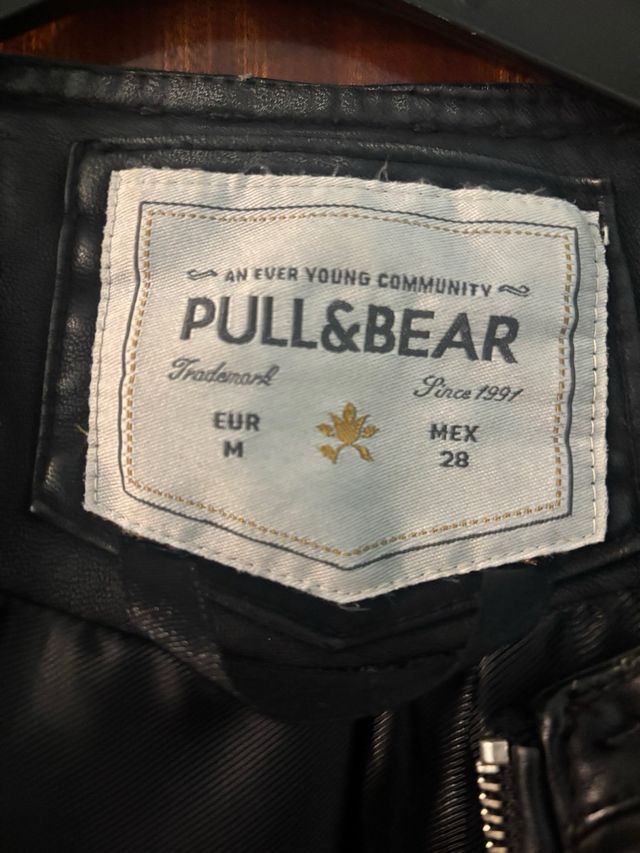 Chaqueta Pull&Bear Negra