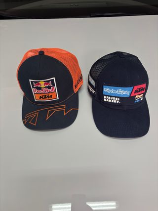 Gorra KTM Red Bull y Troy Lee Designs