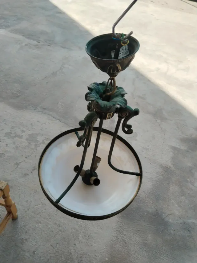 Lámpara colgante antigua de latón