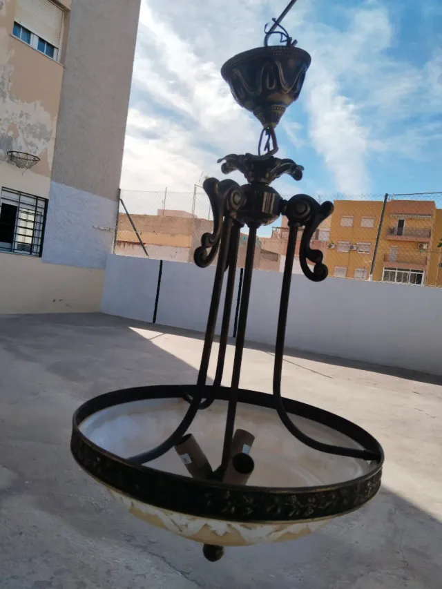 Lámpara colgante antigua de latón