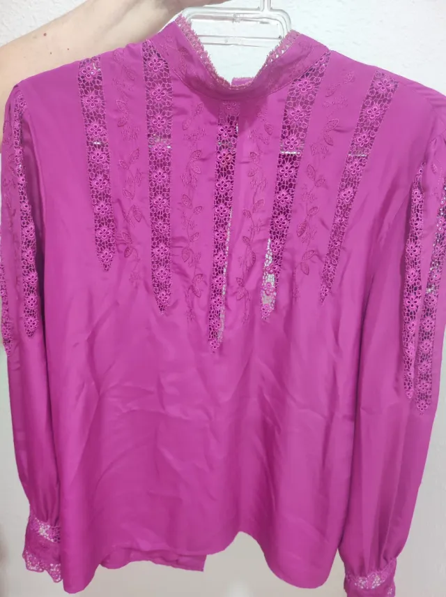 Camisa fucsia calada talla 44