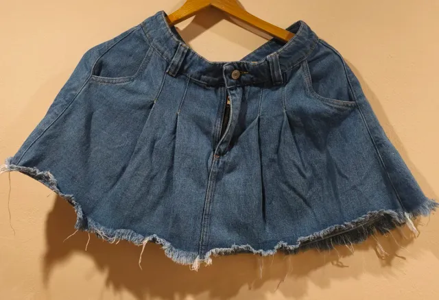 Minifalda vaquera desgastada