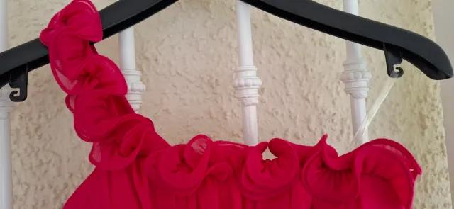 Vestido fiesta rosa asimétrico