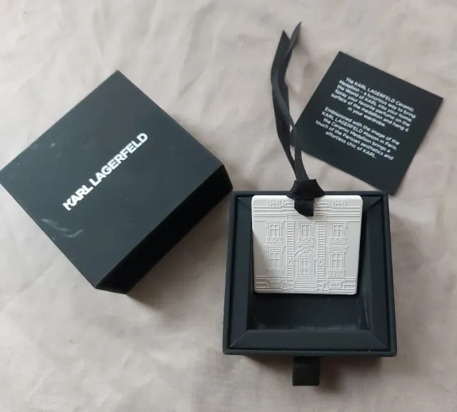 Karl Lagerfeld Cerámica Medallón Casa