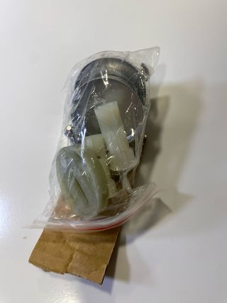 Assento de Sanita Oval Amazon Basics Branco