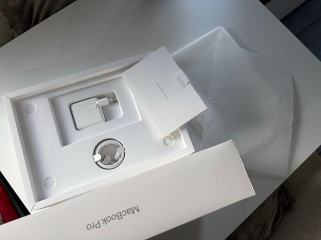 MacBook Pro 14,2” M4 Impecable