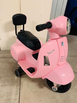 Vespa elettrica rosa per bambini