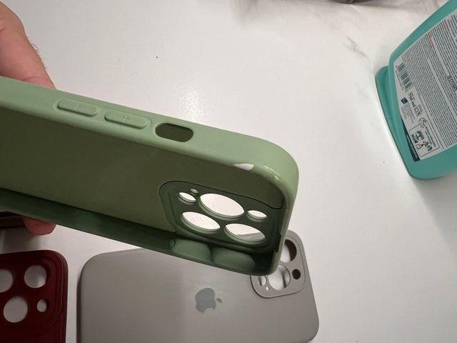 4 custodie iPhone 13 Pro Apple