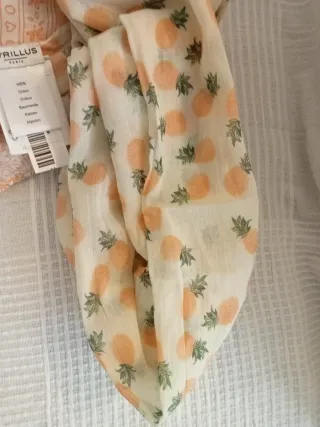 Fular Cyrillus estampado piñas