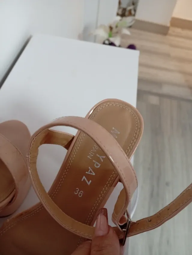 Sandalias Beige Tacón Plataforma