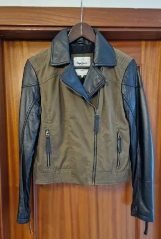 Cazadora Pepe Jeans Piel Negra y Verde Militar