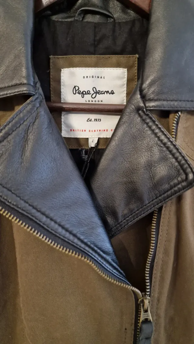 Cazadora Pepe Jeans Piel Negra y Verde Militar