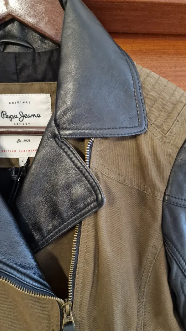 Cazadora Pepe Jeans Piel Negra y Verde Militar