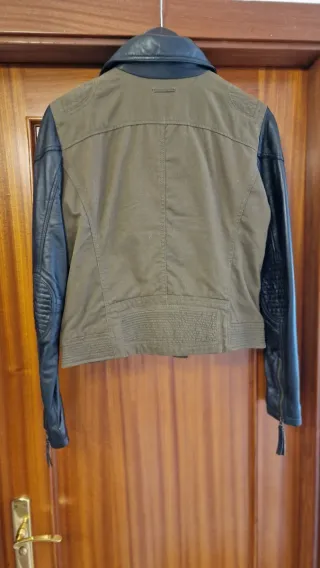 Cazadora Pepe Jeans Piel Negra y Verde Militar