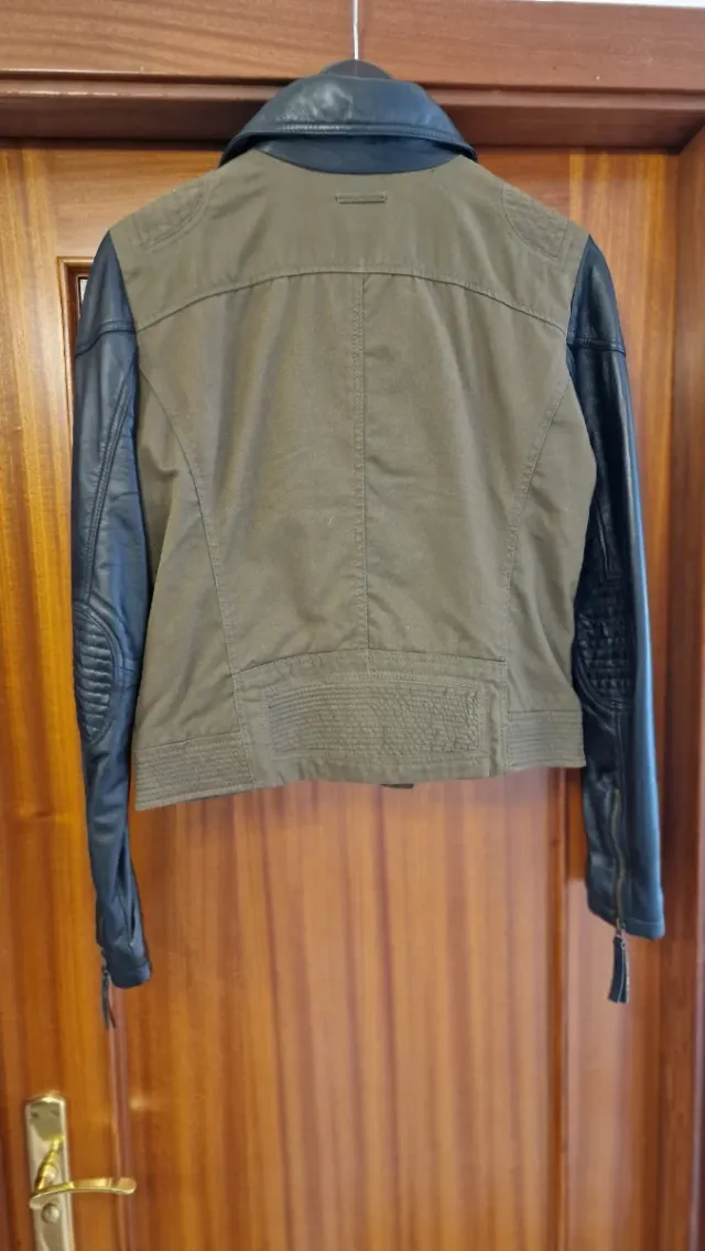 Cazadora Pepe Jeans Piel Negra y Verde Militar
