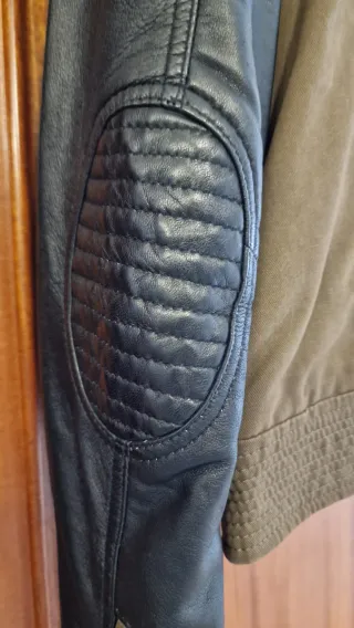 Cazadora Pepe Jeans Piel Negra y Verde Militar