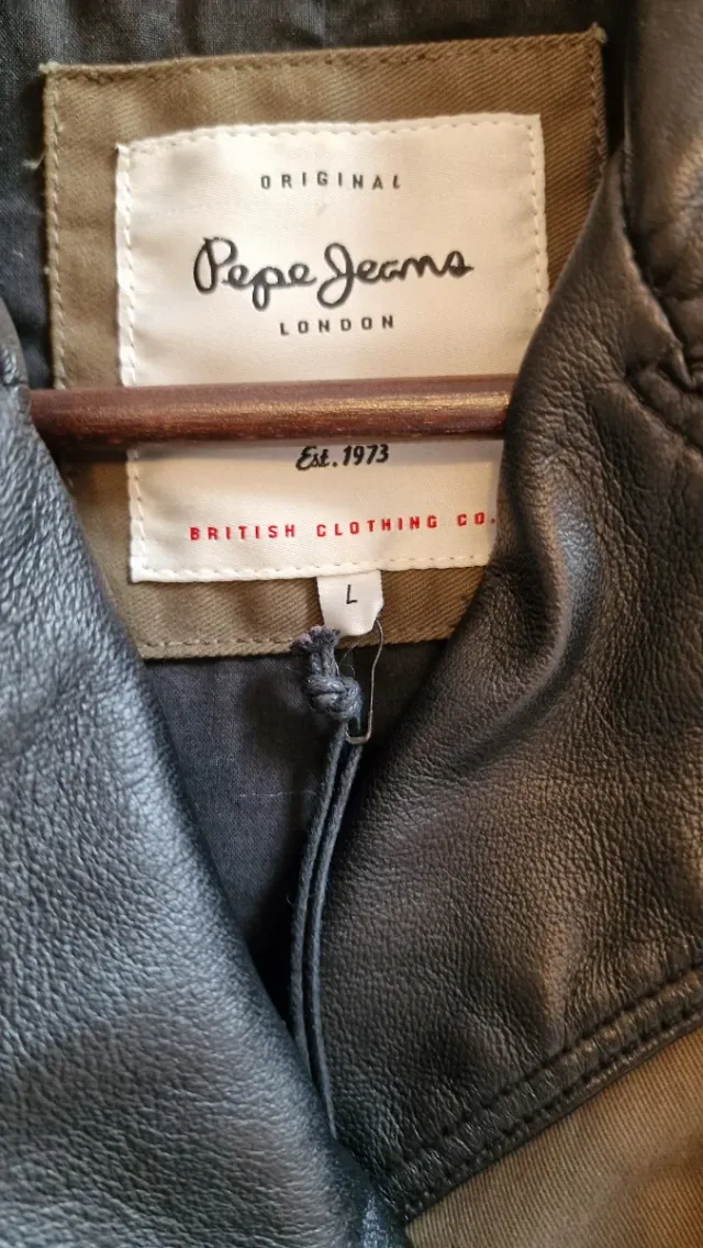 Cazadora Pepe Jeans Piel Negra y Verde Militar